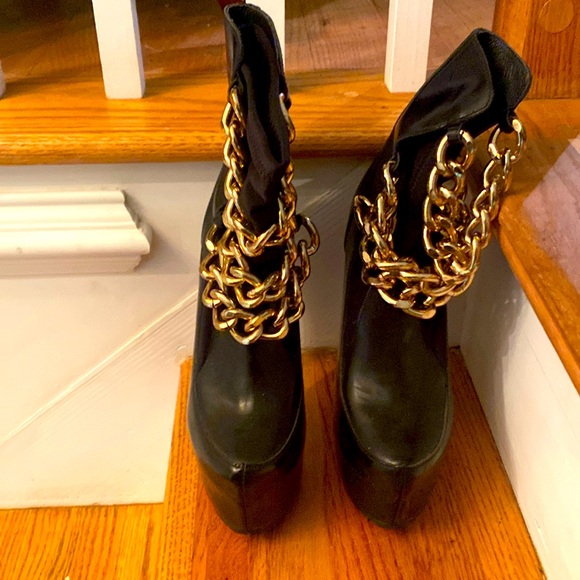 ZIGI girl Shoes - Z Gold Black ZiGi Girl Chained Platform Sock Boots